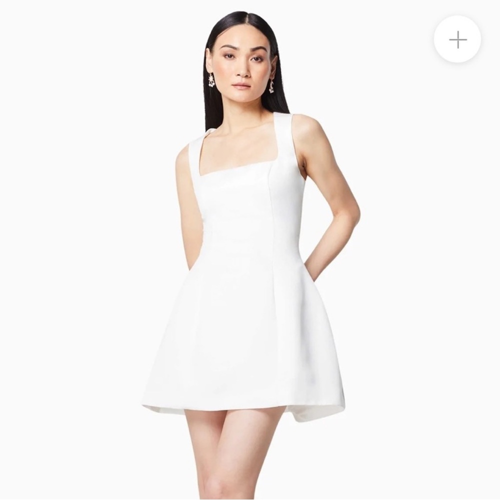 Elliatt ‘Juliet’ square neckline tulip skirt/ satin 🤍 bachelorette or homecoming